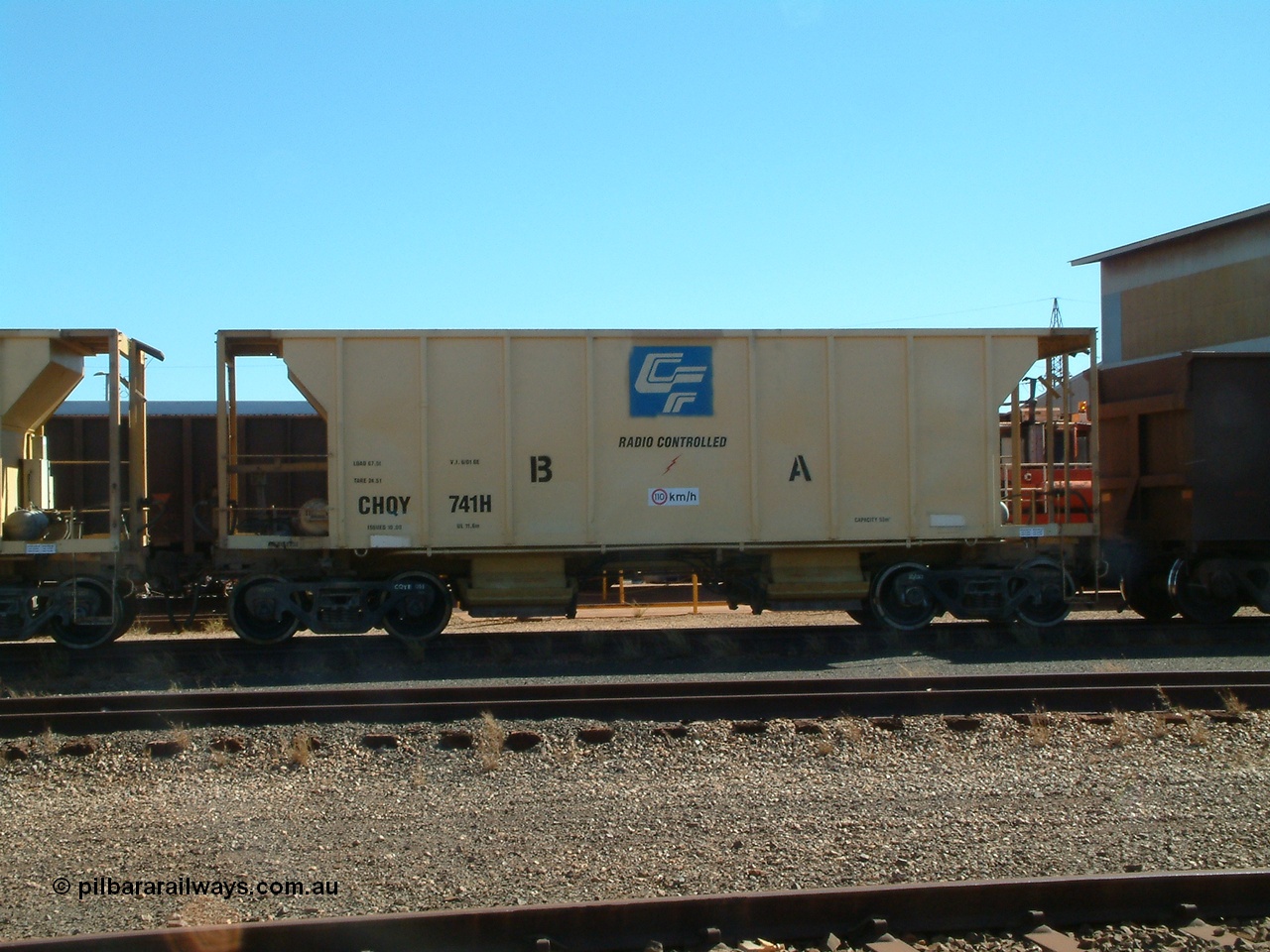 040805 095703
Nelson Point, CFCLA CHQY type ballast waggon CHQY 741.
Keywords: CHQY-type;CHQY741;CFCLA;CRDX-type;BHP-ballast-waggon;