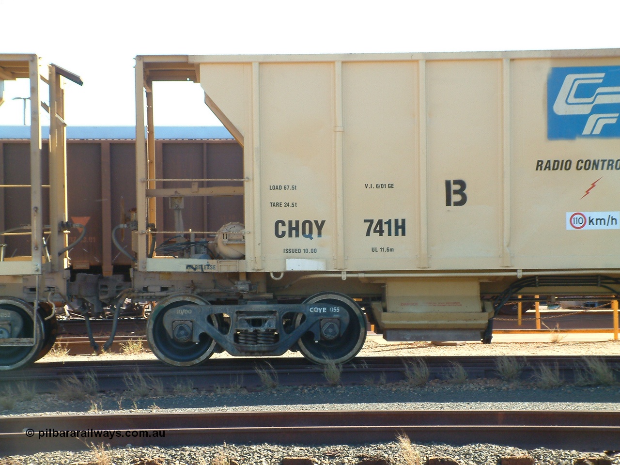 040805 095709
Nelson Point, CFCLA CHQY type ballast waggon CHQY 741.
Keywords: CHQY-type;CHQY741;CFCLA;CRDX-type;BHP-ballast-waggon;