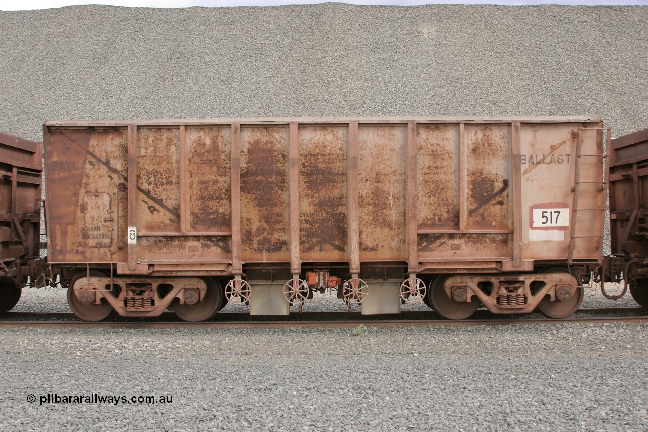 050412 0754
Quarry 8, Shaw Siding area. Side view of 1963 built Magor USA ballast waggon 517.
Keywords: Magor-USA;BHP-ballast-waggon;