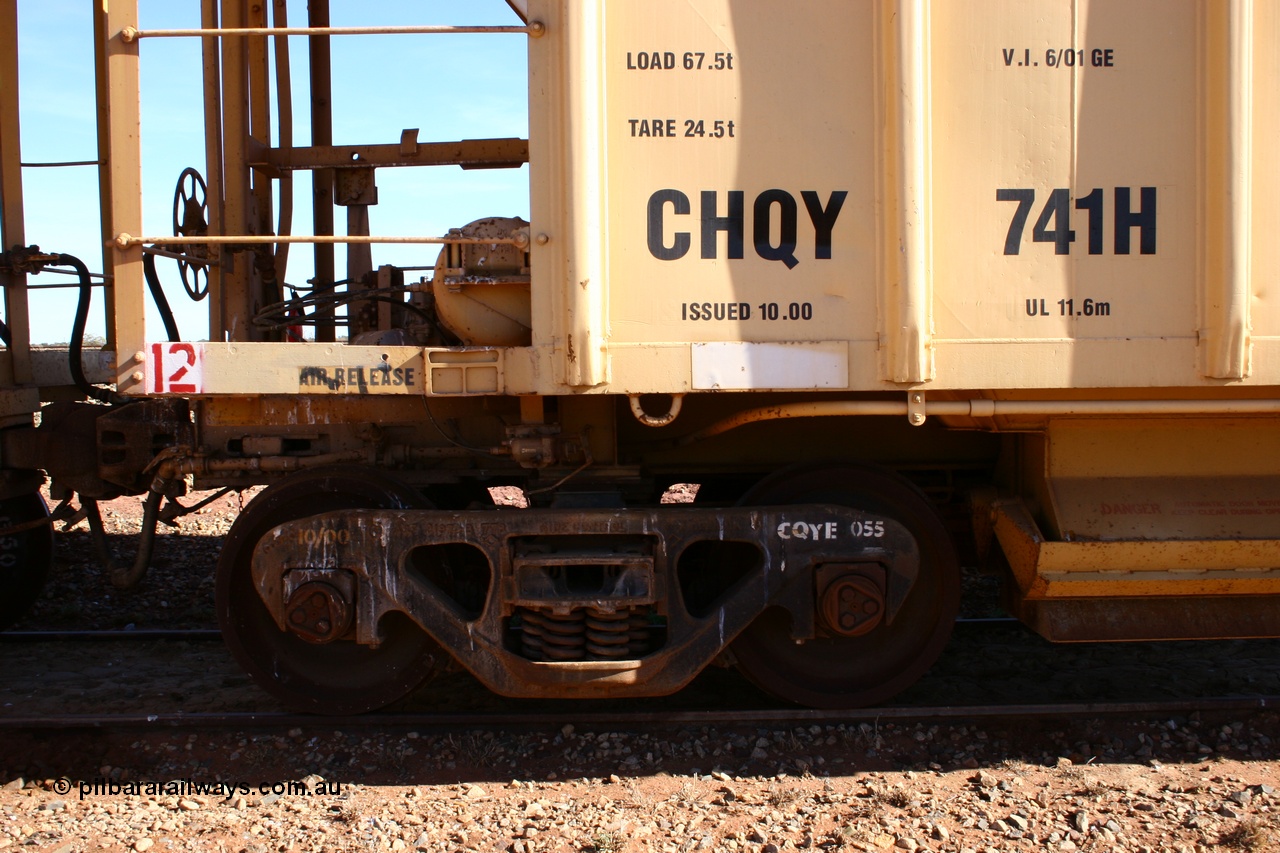 050518 2141
Flash Butt yard, CFCLA hire ballast waggon CHQY type CHQY 741, shows bogie detail, ASF Ride Control bogie casting with CFCLA id of CQFE 055.
Keywords: CHQY-type;CHQY741;CFCLA;CRDX-type;BHP-ballast-waggon;