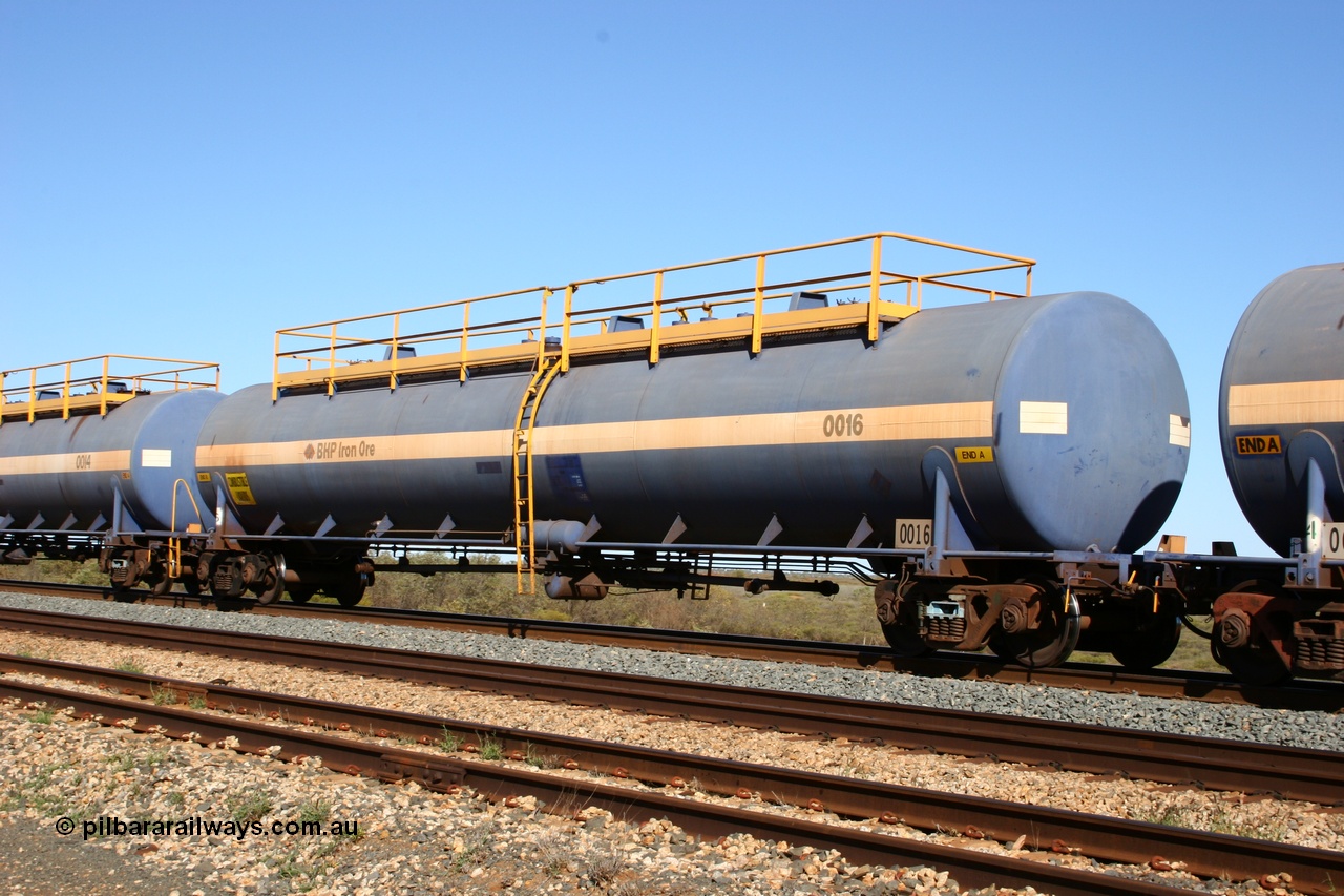 050704 3990
Bing Siding, empty 116 kL Comeng WA built tank waggon 0016 from 1974-5, one of six such tank waggons.
Keywords: Comeng-WA;BHP-tank-waggon;