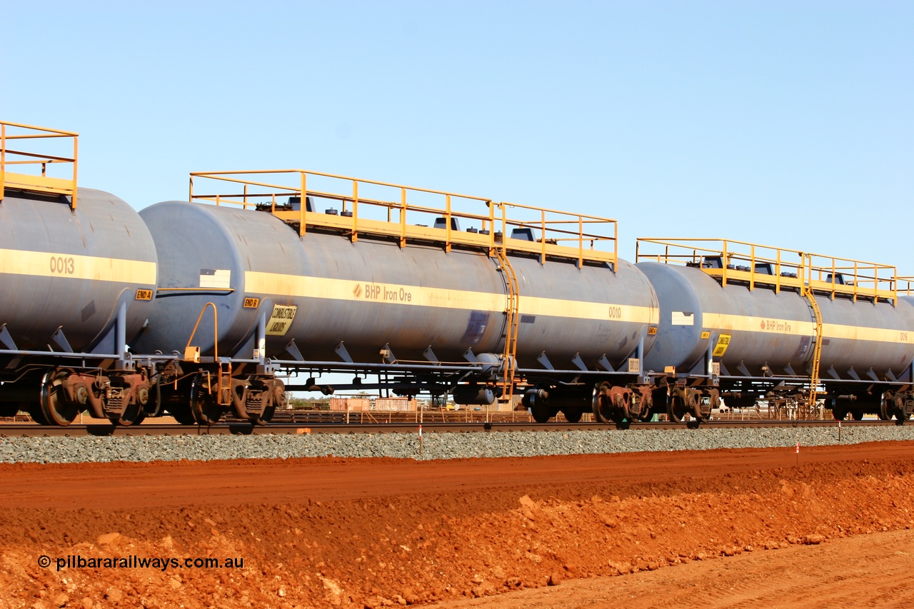 050724 4310
Bing Siding, empty 116 kL Comeng NSW built tank waggon 0010 from 1972, one of three such tank waggons.
Keywords: Comeng-NSW;BHP-tank-waggon;