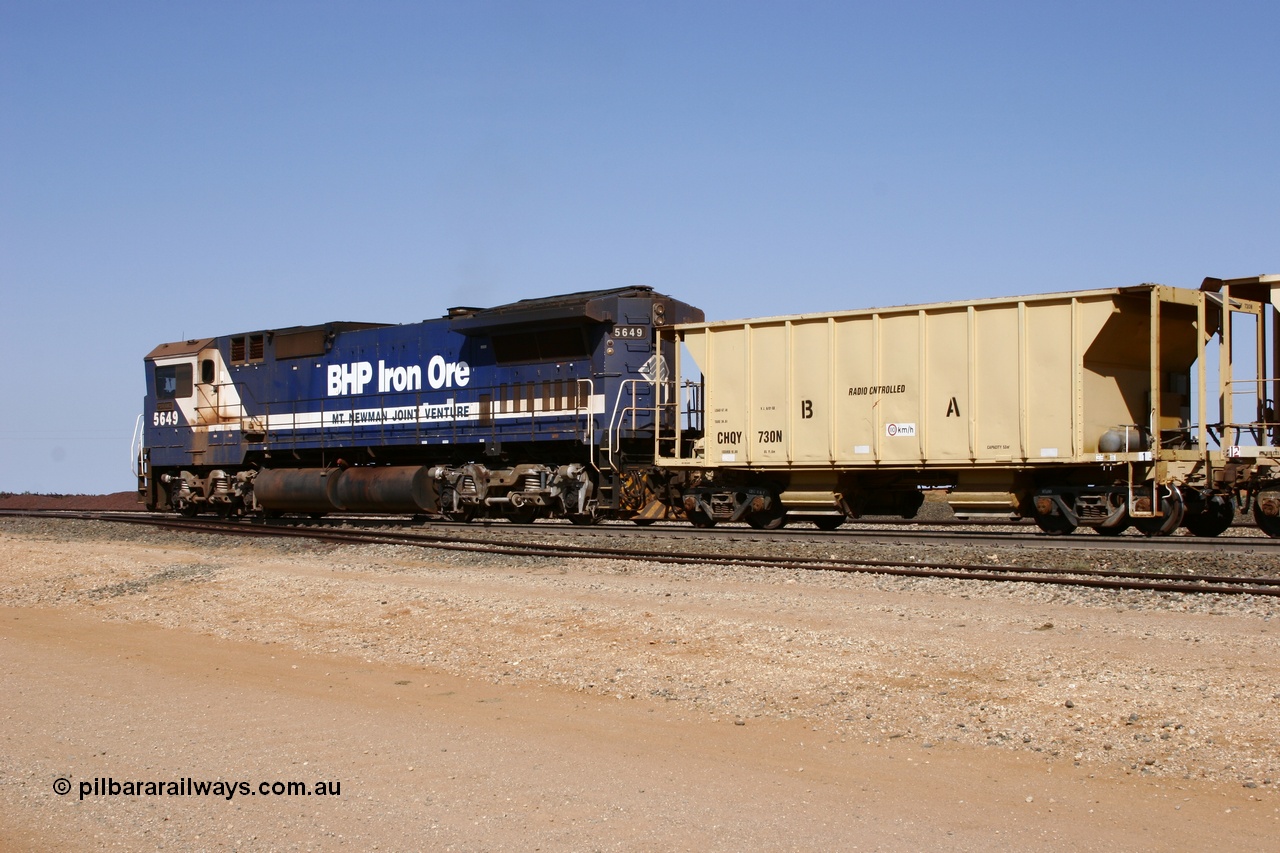 051001 5637
Flash Butt yard, CFCLA ballast waggon CHQY class CHQY 730 behind a Dash 8 locomotive 5649.
Keywords: CHQY-type;CHQY730;CFCLA;CRDX-type;BHP-ballast-waggon;