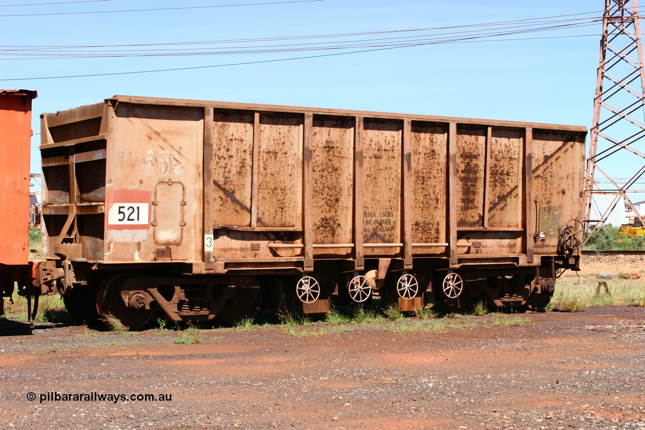 060414 3444
Nelson Point yard, Magor USA built ballast waggon 521, with original number 652 visible.
Keywords: Magor-USA;BHP-ballast-waggon;