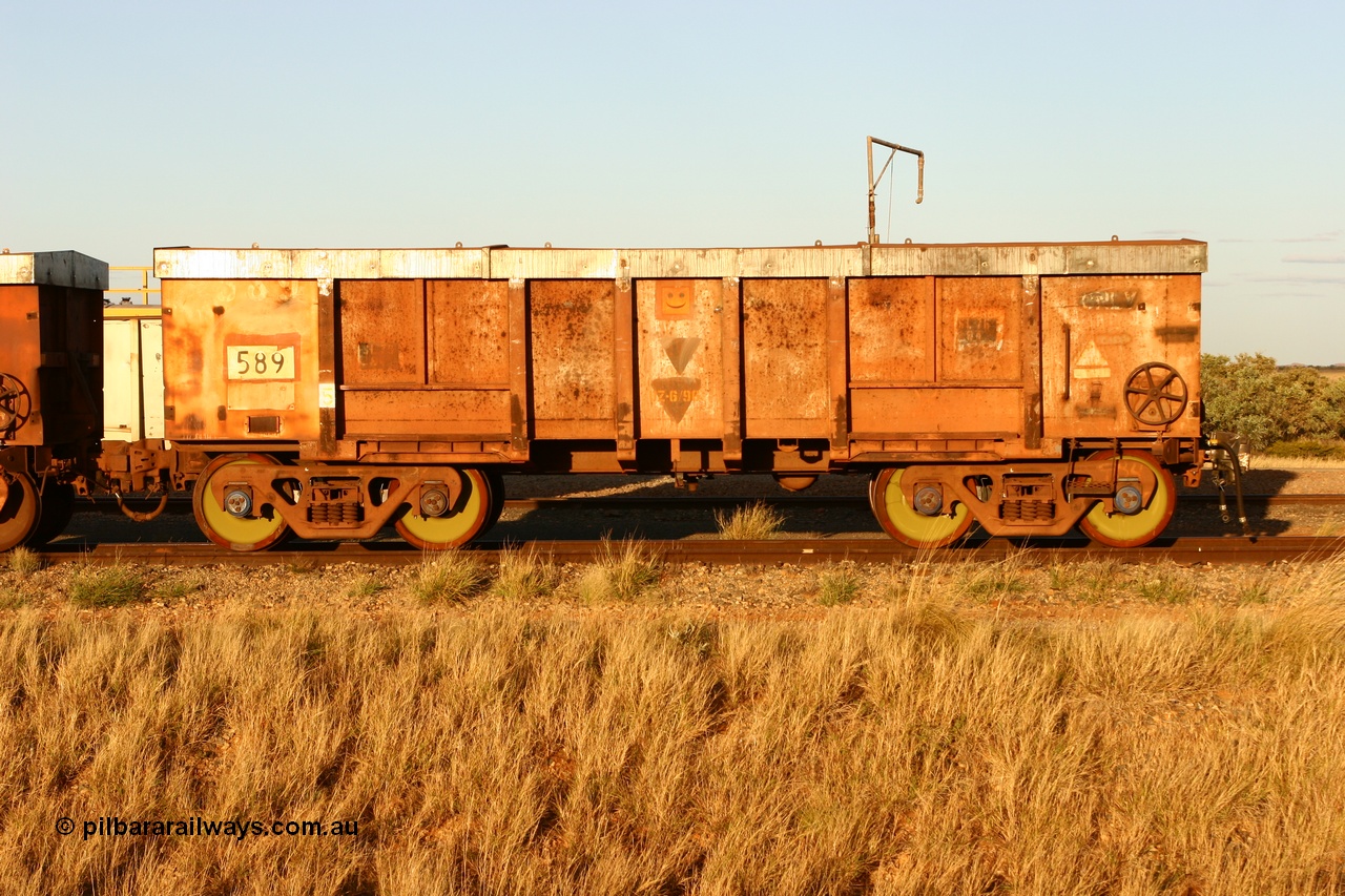 060618 6221
Flash Butt yard, modified original Magor USA built Oroville waggon 589, cut down and covered for use as indexing waggons at Finucane Island car dumpers, note the original ODCX marking visible.
Keywords: Magor-USA;Oroville;BHP-index-waggon;