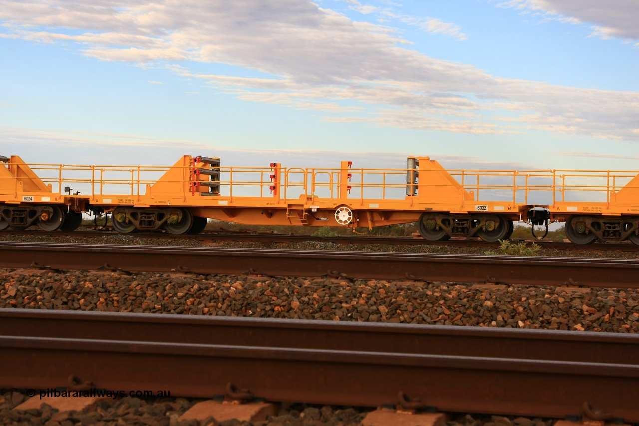 100717 0679
Flash Butt yard, new rail stock carrier waggon 6032, built by Gemco Rail in late 2009-10 with Barber bogies.
Keywords: Gemco-Rail-WA;BHP-rail-train;