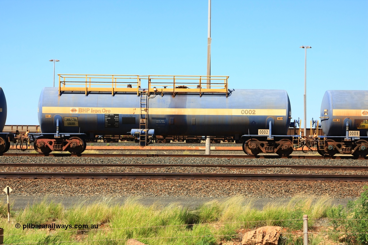 110411 09983
Nelson Point, empty 82 kL Comeng NSW built tank waggon 0002 from 1970, one of two water tank waggons, later converted to a weed spray tanker in 1977, then converted to fuel.
Keywords: Comeng-NSW;BHP-tank-waggon;