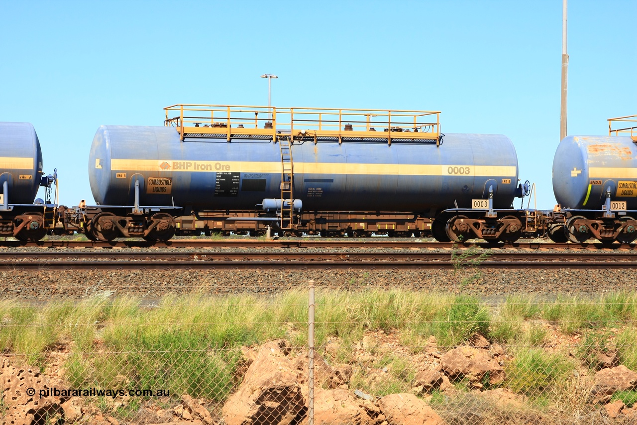 110411 09992
Nelson Point, empty 82 kL Comeng NSW built tank waggon 0003 one of six such tank waggons built in 1970-71.
Keywords: Comeng-NSW;BHP-tank-waggon;