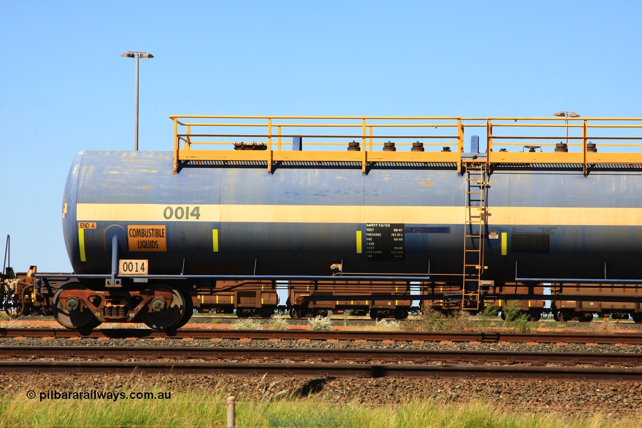 110411 10005
Nelson Point, empty 116 kL Comeng WA built tank waggon 0014 from 1974-5, one of six such tank waggons.
Keywords: Comeng-WA;BHP-tank-waggon;