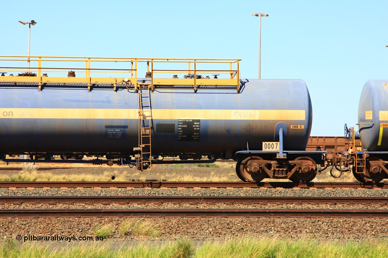 110411 10008
Nelson Point, empty 82 kL Comeng NSW built tank waggon 0007 one of six such tank waggons built in 1970-71.
Keywords: Comeng-NSW;BHP-tank-waggon;