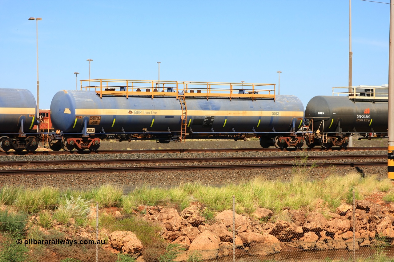 110411 10010
Nelson Point, empty 116 kL Comeng WA built tank waggon 0013 from 1974-5, one of six such tank waggons.
Keywords: Comeng-WA;BHP-tank-waggon;