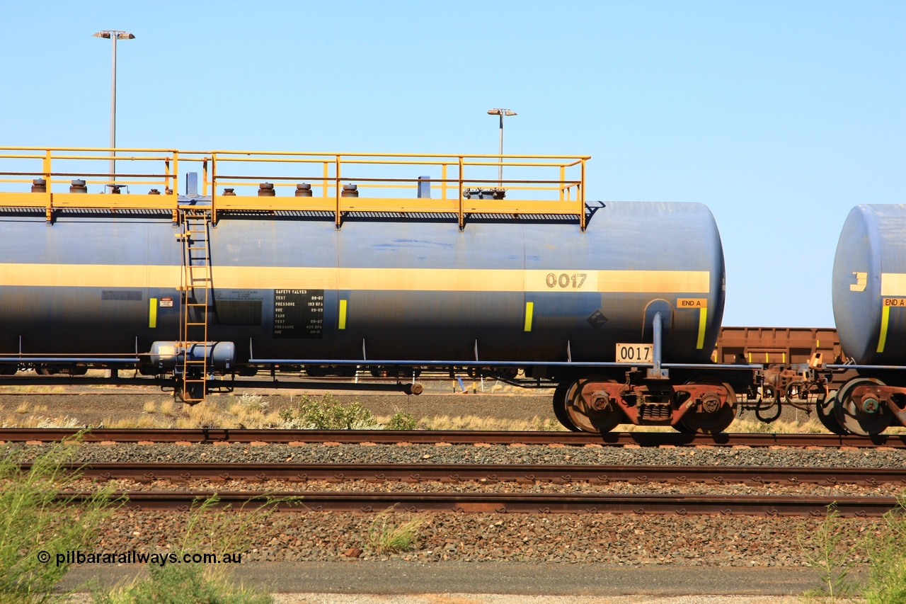 110411 10012
Nelson Point, empty 116 kL Comeng WA built tank waggon 0017 from 1974-5, one of six such tank waggons.
Keywords: Comeng-WA;BHP-tank-waggon;