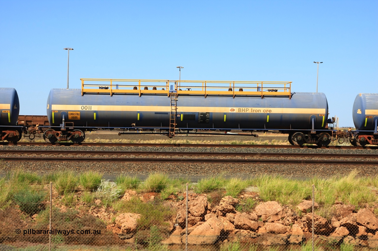 110411 10013
Nelson Point, empty 116 kL Comeng NSW built tank waggon 0011 from 1972, one of three such tank waggons.
Keywords: Comeng-NSW;BHP-tank-waggon;