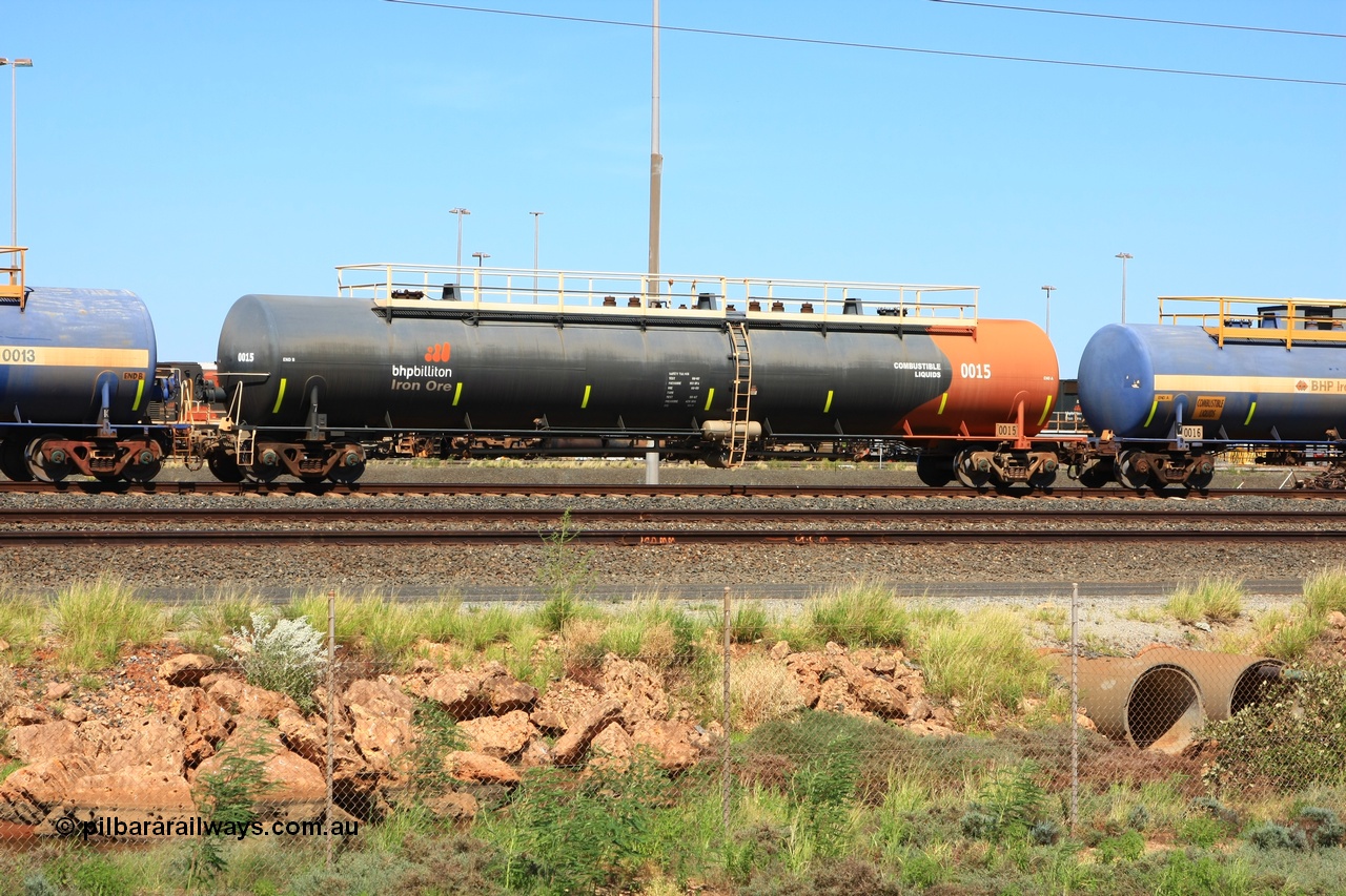 110411 10015
Nelson Point, empty 116 kL Comeng WA built tank waggon 0015 from 1974-5, one of six such tank waggons, wearing the BHP Billiton Earth livery.
Keywords: Comeng-WA;BHP-tank-waggon;