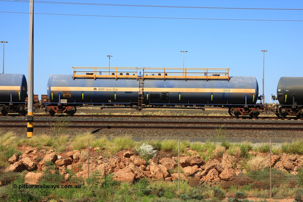 110411 10016
Nelson Point, empty 116 kL Comeng WA built tank waggon 0013 from 1974-5, one of six such tank waggons.
Keywords: Comeng-WA;BHP-tank-waggon;