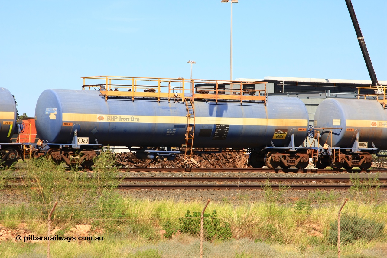 110411 10022
Nelson Point, fuel tank waggon 0020 82 kL capacity, built by Comeng for BP as RTC 2, last of two such tanks, used on Mt Newman line, unsure when converted to 0020.
Keywords: Comeng-NSW;BP-Oil;RTC2;BHP-tank-waggon;