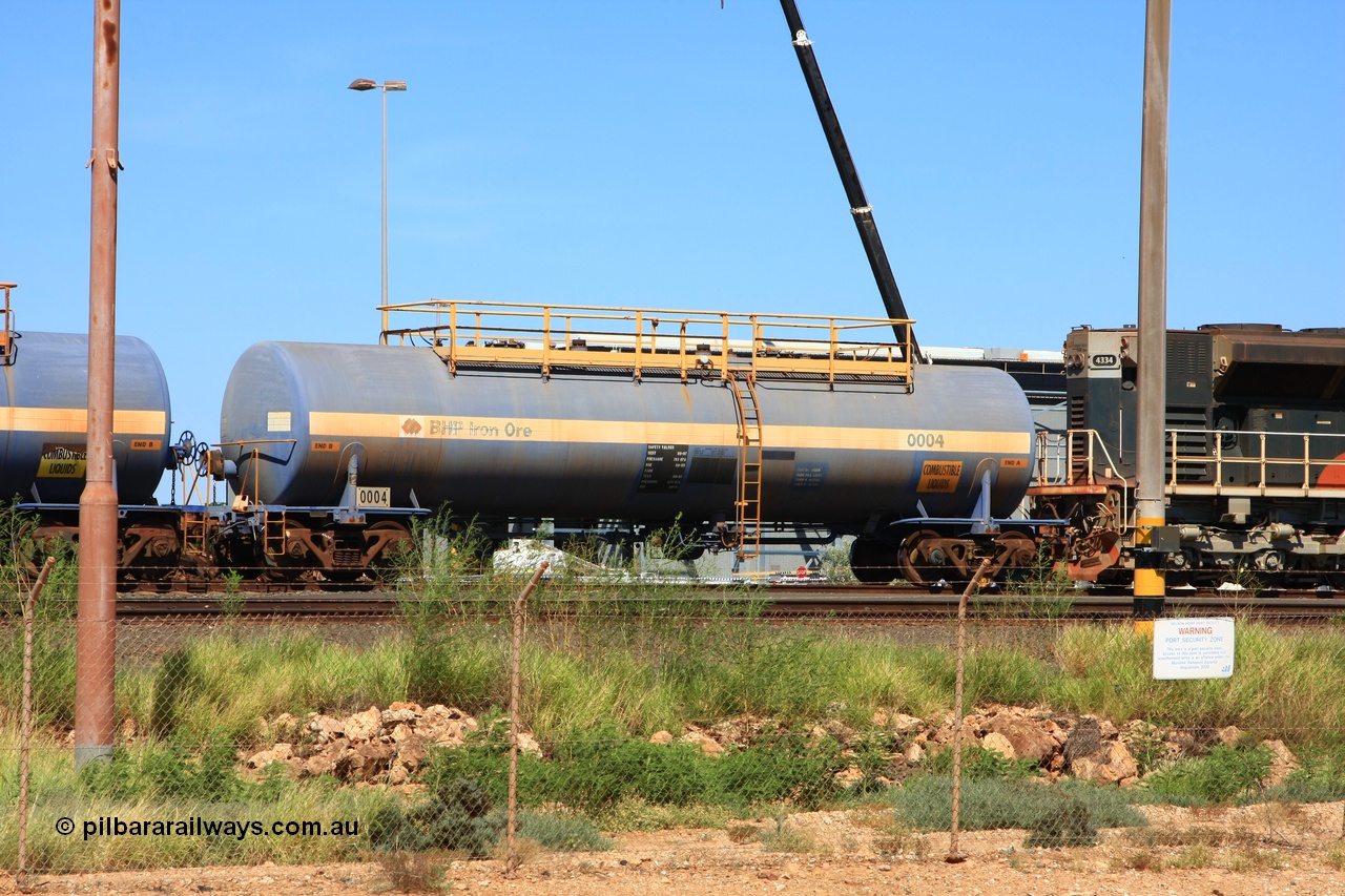 110411 10025
Nelson Point, empty 82 kL Comeng NSW built tank waggon 0004 one of six such tank waggons built in 1970-71.
Keywords: Comeng-NSW;BHP-tank-waggon;