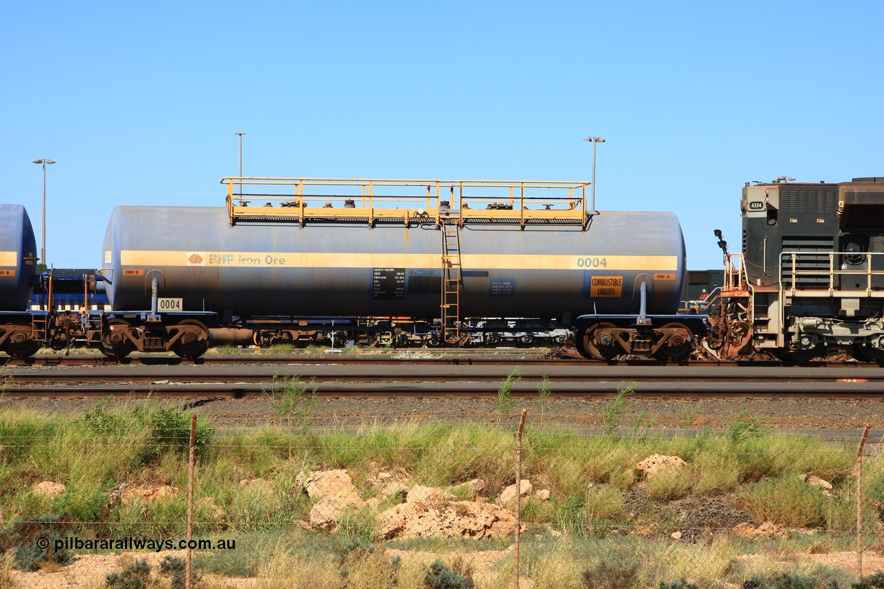 110411 10031
Nelson Point, empty 82 kL Comeng NSW built tank waggon 0004 one of six such tank waggons built in 1970-71.
Keywords: Comeng-NSW;BHP-tank-waggon;