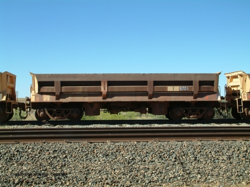 8701 Difco USA 040810 144947
Shaw Siding backtrack, Difco Ohio USA 1967 build short side dump waggon 8701, originally built for Goldsworthy Mining as no. 1, renumbered by Mt Newman as 8701, one five waggons built for Goldsworthy Mining.
Keywords: Difco-Ohio-USA;GML;BHP-ballast-waggon;
