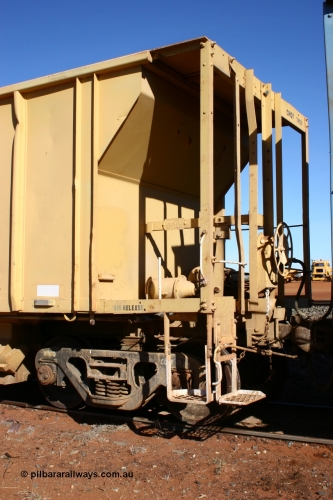 CHQY 740 050518 2135
Flash Butt yard, CFCLA hire ballast waggon CHQY type CHQY 740, shows hand brake and shunters step detail.
Keywords: CHQY-type;CHQY740;CFCLA;CRDX-type;BHP-ballast-waggon;