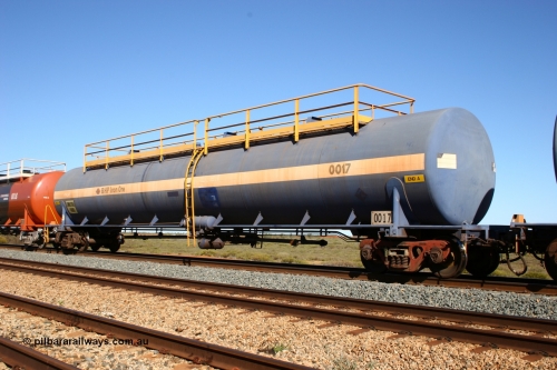 0017 Comeng WA 050704 3973
Bing Siding, empty 116 kL Comeng WA built tank waggon 0017 from 1974-5, one of six such tank waggons.
Keywords: Comeng-WA;BHP-tank-waggon;