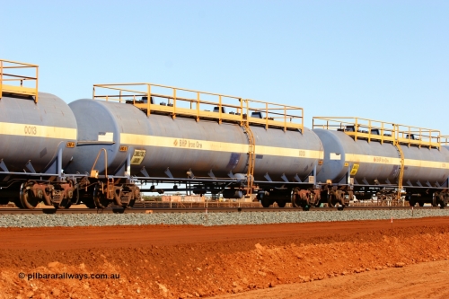 0010 Comeng NSW 050724 4310
Bing Siding, empty 116 kL Comeng NSW built tank waggon 0010 from 1972, one of three such tank waggons.
Keywords: Comeng-NSW;BHP-tank-waggon;