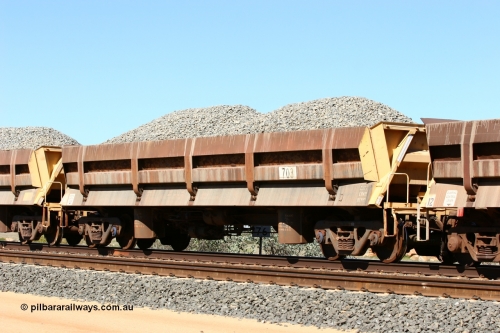 0703 Difco USA 060501 3874
Tabba Siding, built by Difco USA in 1971 for Mt Newman Mining in a group of four, side dump waggon 703.
Keywords: Difco-Ohio-USA;BHP-ballast-waggon;