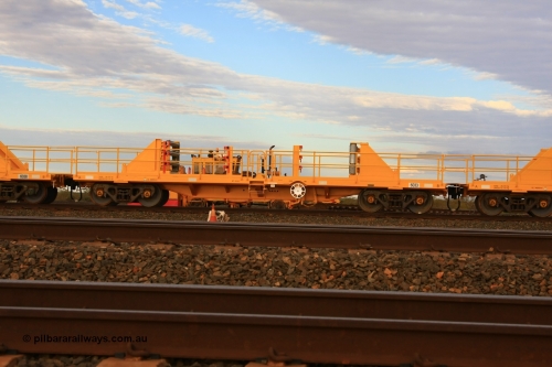 6033 Gemco WA 100717 0681
Flash Butt yard, new rail stock carrier waggon 6033, built by Gemco Rail in late 2009-10 with Barber bogies.
Keywords: Gemco-Rail-WA;BHP-rail-train;