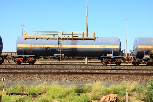 0002 Comeng NSW 110411 09983
Nelson Point, empty 82 kL Comeng NSW built tank waggon 0002 from 1970, one of two water tank waggons, later converted to a weed spray tanker in 1977, then converted to fuel.
Keywords: Comeng-NSW;BHP-tank-waggon;