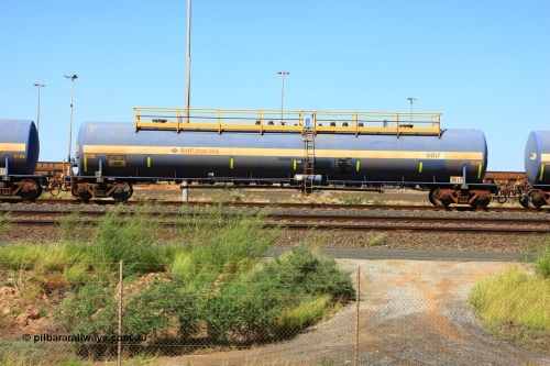 0017 Comeng WA 110411 10011
Nelson Point, empty 116 kL Comeng WA built tank waggon 0017 from 1974-5, one of six such tank waggons.
Keywords: Comeng-WA;BHP-tank-waggon;