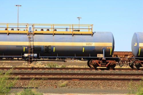 0017 Comeng WA 110411 10012
Nelson Point, empty 116 kL Comeng WA built tank waggon 0017 from 1974-5, one of six such tank waggons.
Keywords: Comeng-WA;BHP-tank-waggon;