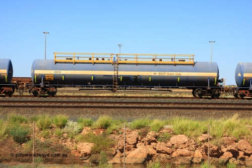 0011 Comeng NSW 110411 10013
Nelson Point, empty 116 kL Comeng NSW built tank waggon 0011 from 1972, one of three such tank waggons.
Keywords: Comeng-NSW;BHP-tank-waggon;