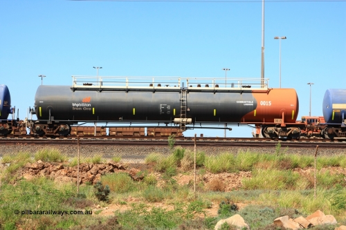 0015 Comeng WA 110411 10023
Nelson Point, empty 116 kL Comeng WA built tank waggon 0015 from 1974-5, one of six such tank waggons, wearing the BHP Billiton Earth livery.
Keywords: Comeng-WA;BHP-tank-waggon;