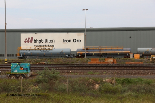 0035 CNR - QRRS China 150523 8205
Nelson Point, empty 116 kL CNR-QRRS of China built tank waggon 0035, one of a second batch delivered in 2015 with safety slogan 'Take time to work safely' coupled to Comeng WA built tank waggon 0013 from 1974-75.
Keywords: CNR-QRRS-China;BHP-tank-waggon;Comeng-WA;