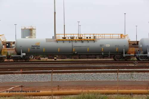 0024 CNR - QRRS China 150523 8219
Nelson Point, empty 116 kL CNR-QRRS of China built tank waggon 0024, one of a batch of ten built in 2014.
Keywords: CNR-QRRS-China;BHP-tank-waggon;