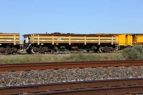 0713 CNR - QRRS China 150619 9084
Flash Butt yard, CNR-QRRS of China built side dump waggons, built and delivered around 2011-12, waggon 0713 loaded with fines for sheeting.
Keywords: CNR-QRRS-China;BHP-ballast-waggon;