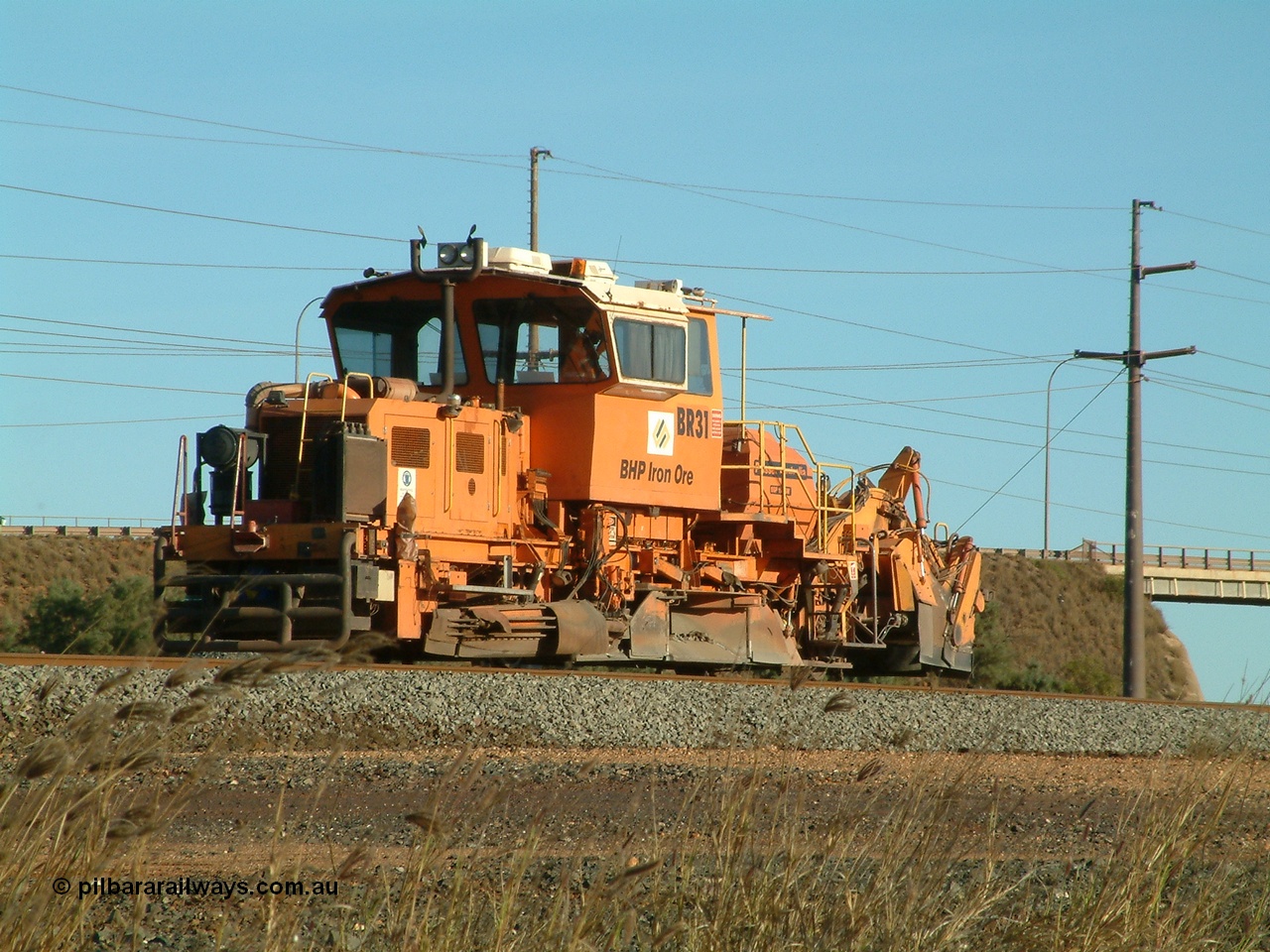 040809 164208
Nelson Point yard, ballast regulator BR 31 a Plasser Australia model SSP 110SW unit serial 401. 9th August 2004.
Keywords: BR31;Plasser-Australia;SSP-110SW;401;track-machine;