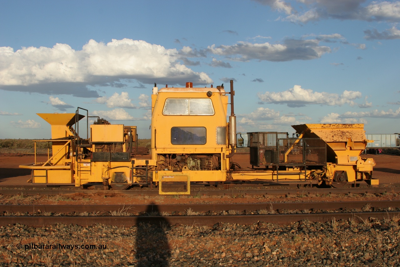 050414 0944
Flash Butt yard, BHP clip driving machine, modified from a former Plasser Australia USP 3000 ballast regulator. 14th April 2005.
Keywords: track-machine;Plasser-Australia;USP3000;