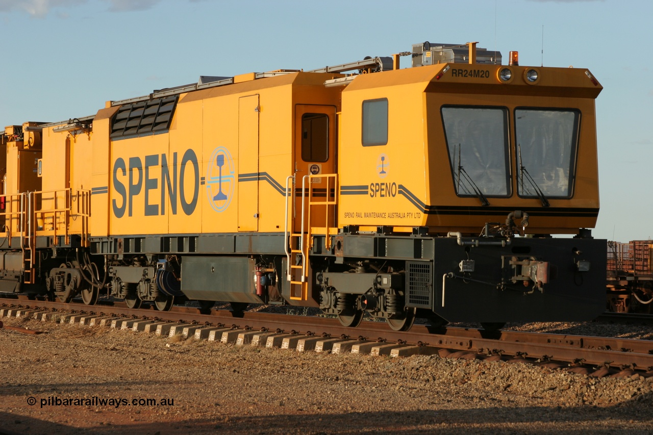050414 0946
Flash Butt yard, Speno Australia's RR24 model 24 stone rail grinder serial M20 before it had id stickers fitted, this unit was later stickered as RG 1, view of the generator and driving module. 14th April 2005.
Keywords: Speno;RR24;M20;track-machine;