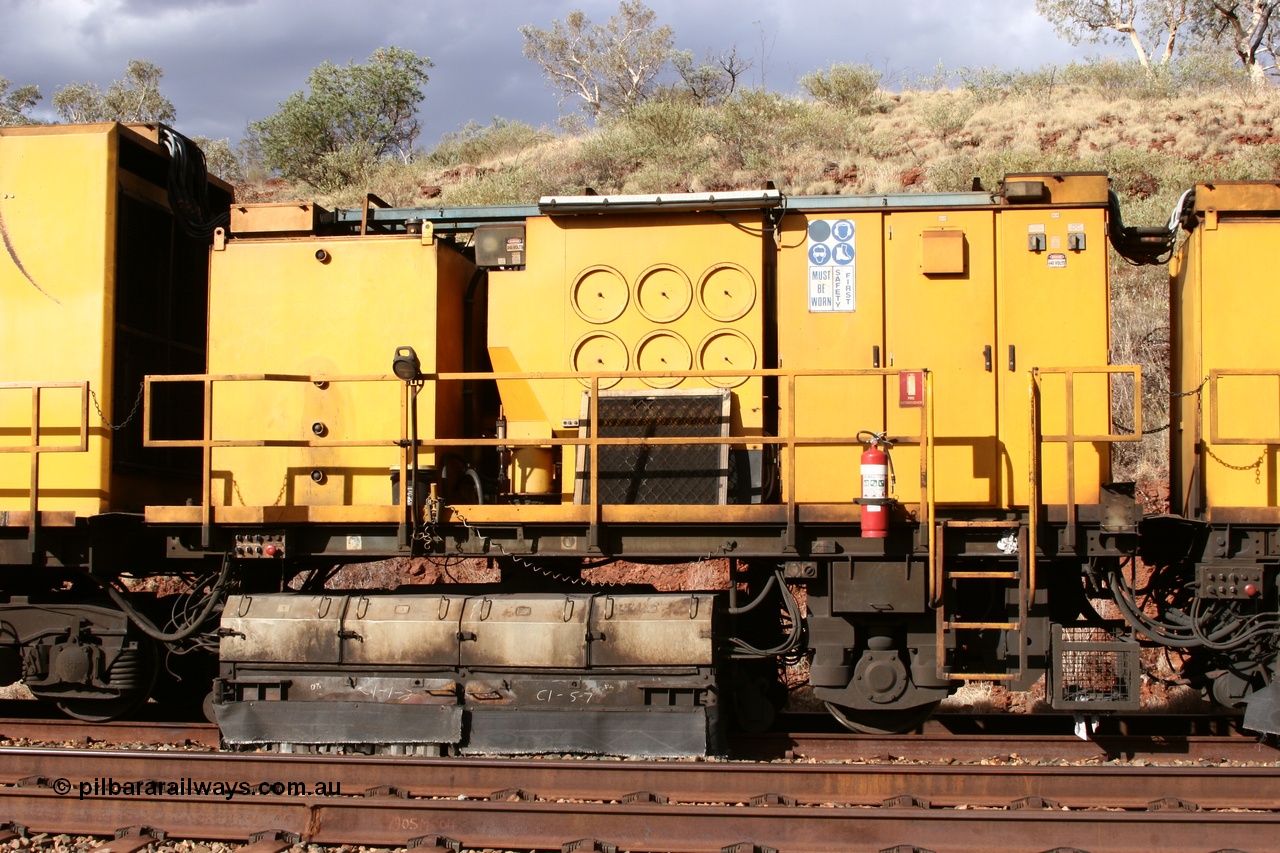 050421 1614
Hesta Siding backtrack, Speno Australia's 24 stone rail grinder before they had id stickers fitted, this unit was later stickered as RG 2, side view of the first grinding module. 21st April 2005.
Keywords: Speno;RR24;track-machine;