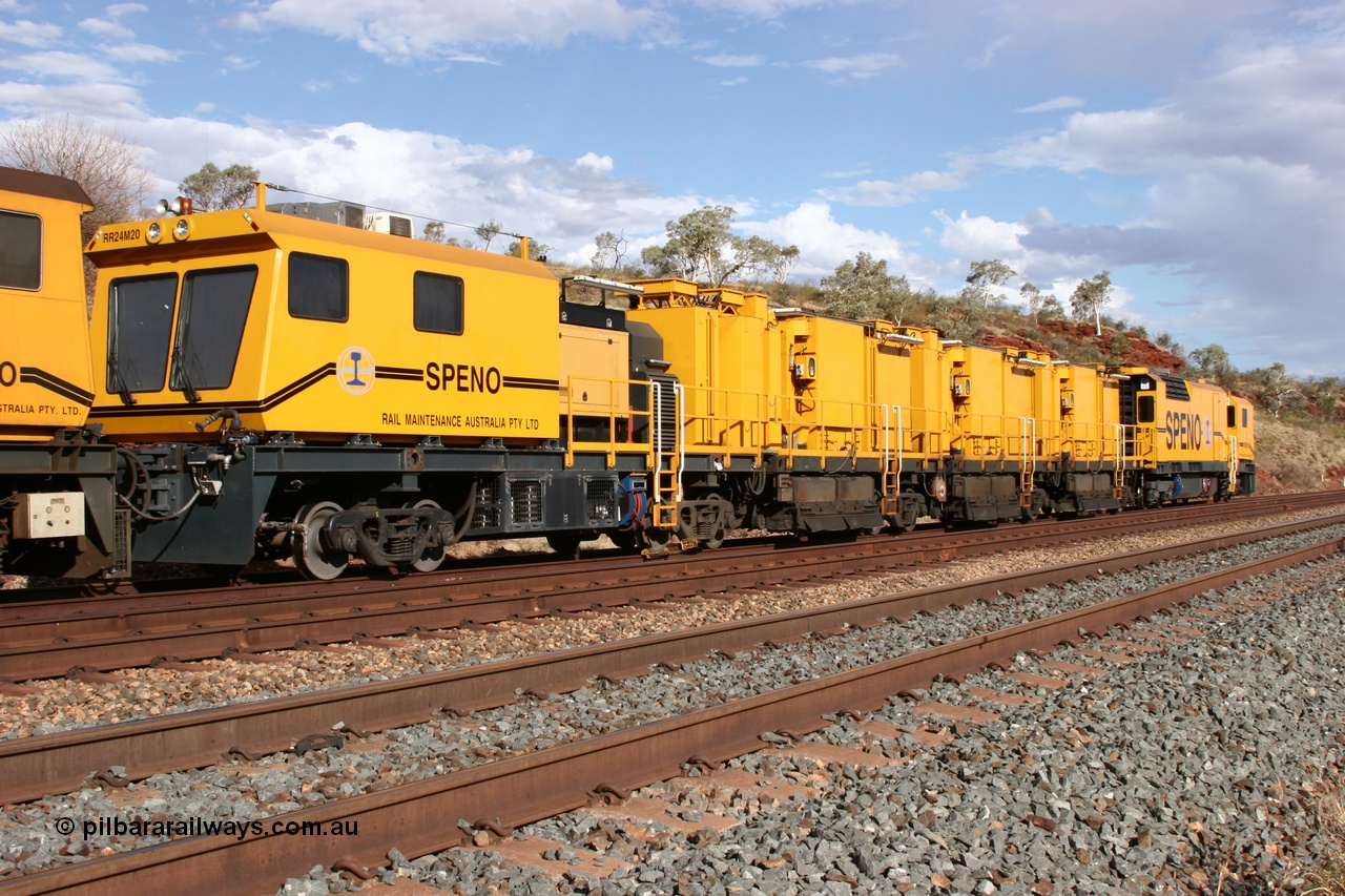 050421 1616
Hesta Siding backtrack, Speno Australia's RR24 model 24 stone rail grinder serial M20 before they had id stickers fitted, this rear unit was later stickered as RG 1. 21st April 2005.
Keywords: Speno;RR24;M20;track-machine;