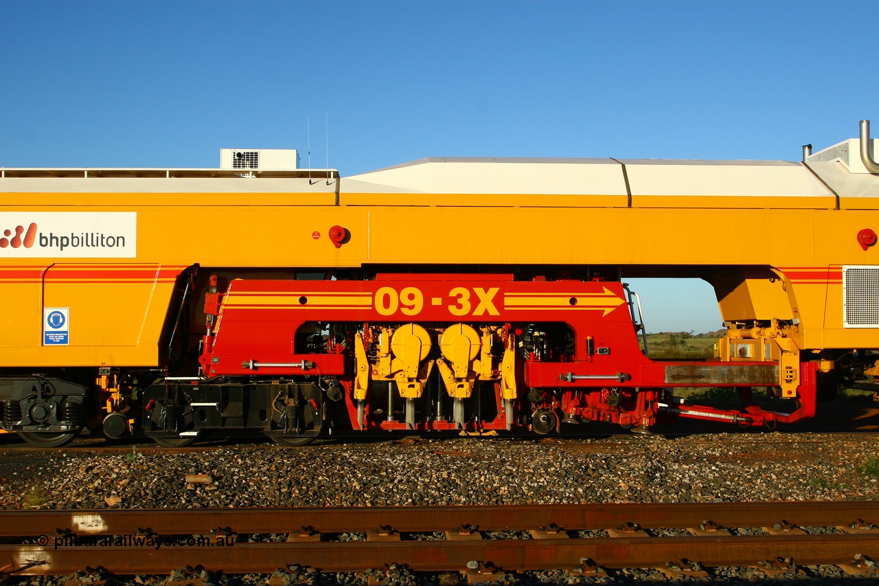 080621 2793
Walla back track, BHP track machine TM04 a Plasser Australia unit model 09-3X serial M489. 21st June 2008.
Keywords: TM04;Plasser-Australia;09-3X;M489;track-machine;