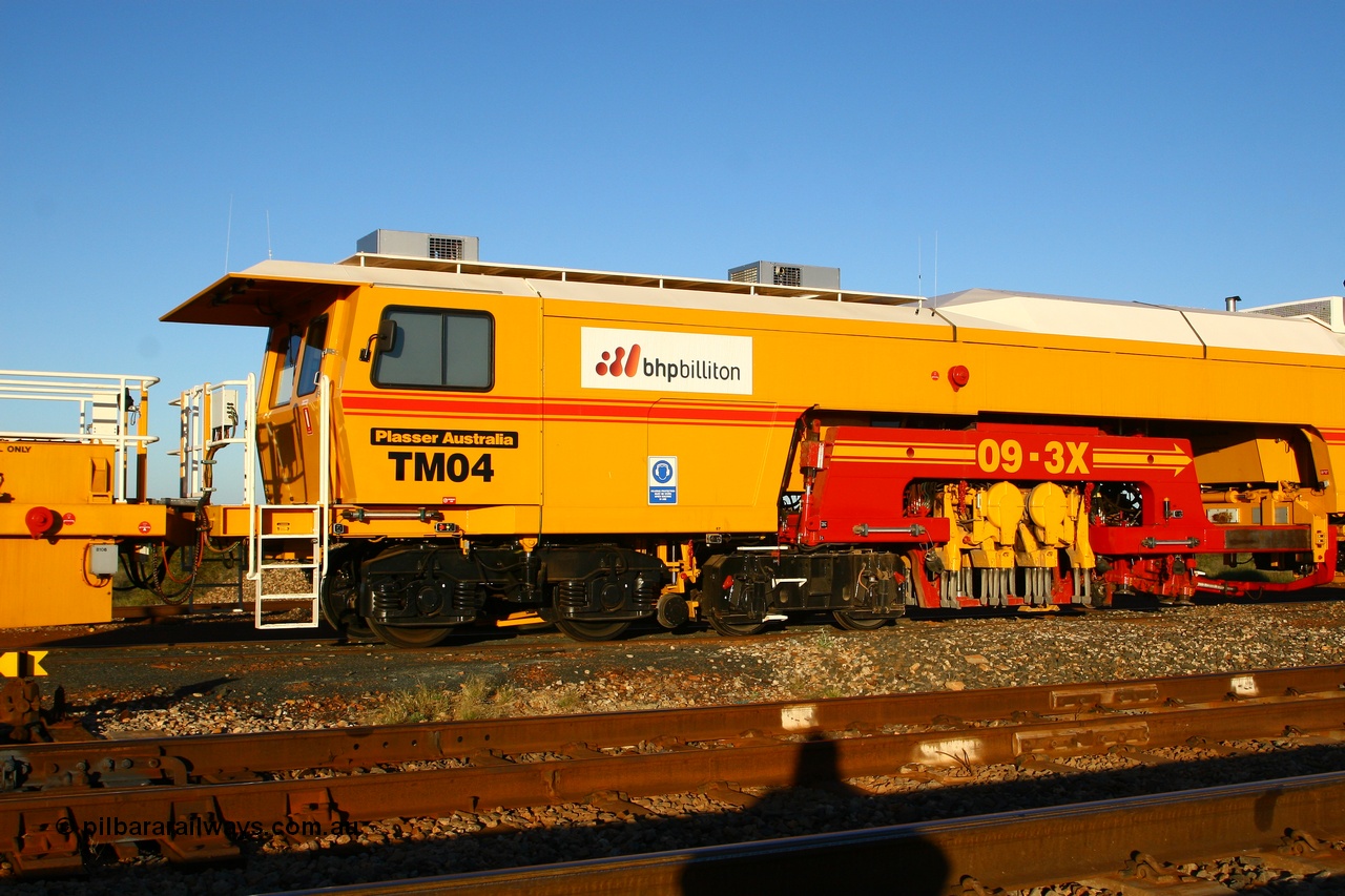 080621 2794
Walla back track, BHP track machine TM04 a Plasser Australia unit model 09-3X serial M489. 21st June 2008.
Keywords: TM04;Plasser-Australia;09-3X;M489;track-machine;