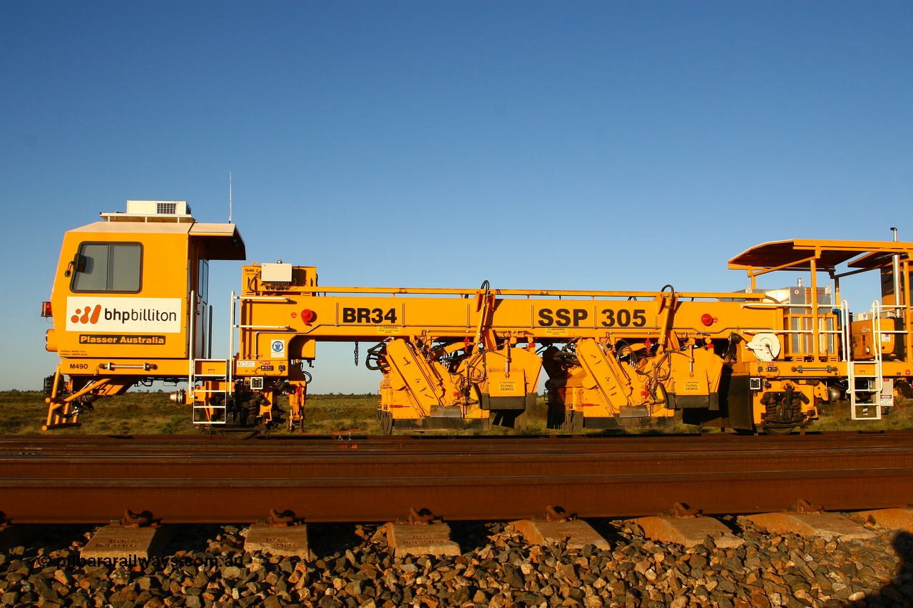 080621 2802
Walla back track, BHP track machine BR 34 a Plasser Australia unit model 305 serial M490. 21st June 2008.
Keywords: BR34;Plasser-Australia;SSP-305;M490;track-machine;