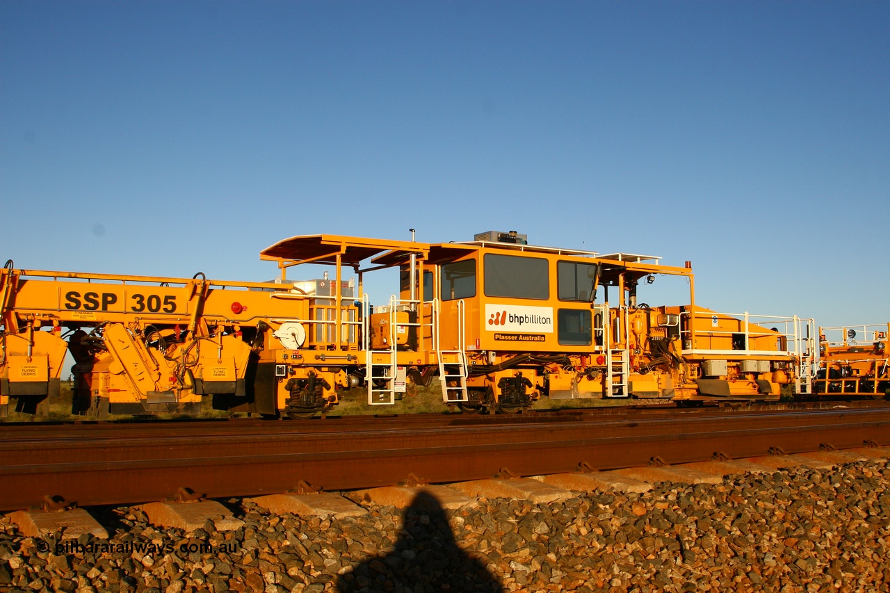 080621 2803
Walla back track, BHP track machine BR 34 a Plasser Australia unit model 305 serial M490. 21st June 2008.
Keywords: BR34;Plasser-Australia;SSP-305;M490;track-machine;