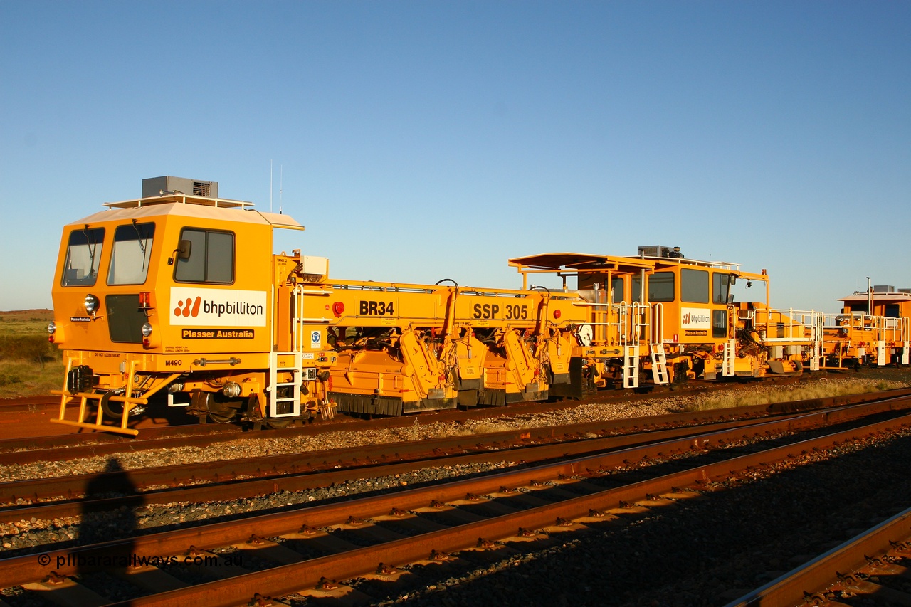 080621 2807
Walla back track, BHP track machine BR 34 a Plasser Australia unit model 305 serial M490. 21st June 2008.
Keywords: BR34;Plasser-Australia;SSP-305;M490;track-machine;