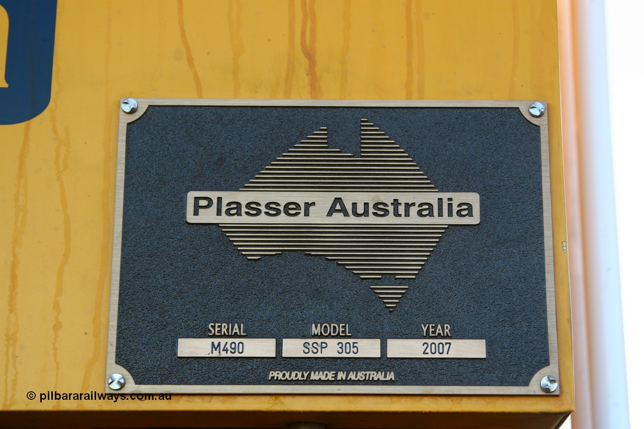 080621 2810
Walla back track, BHP track machine BR 34 a Plasser Australia unit model 305 serial M490. 21st June 2008.
Keywords: BR34;Plasser-Australia;SSP-305;M490;track-machine;