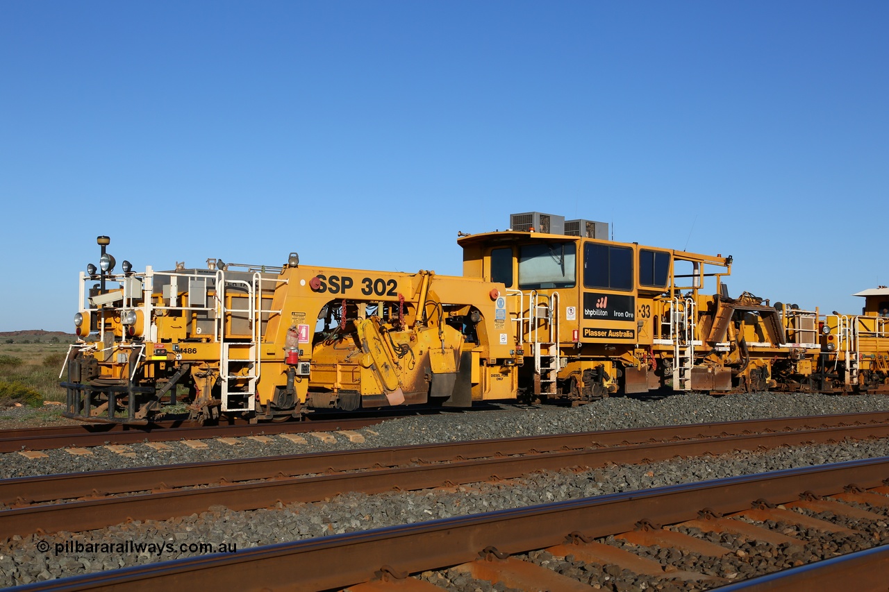 150619 9158
Walla back track, BHP track machine BR 33 a Plasser Australia unit, BR 33 is a ballast regulator model SSP302 serial M486. 19th June 2015.
Keywords: BR33;Plasser-Australia;SSP-302;M486;track-machine;