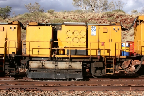 050421 1615
Hesta Siding backtrack, Speno Australia's 24 stone rail grinder before they had id stickers fitted, this unit was later stickered as RG 2, side view of the second grinding module. 21st April 2005.
Keywords: Speno;RR24;track-machine;