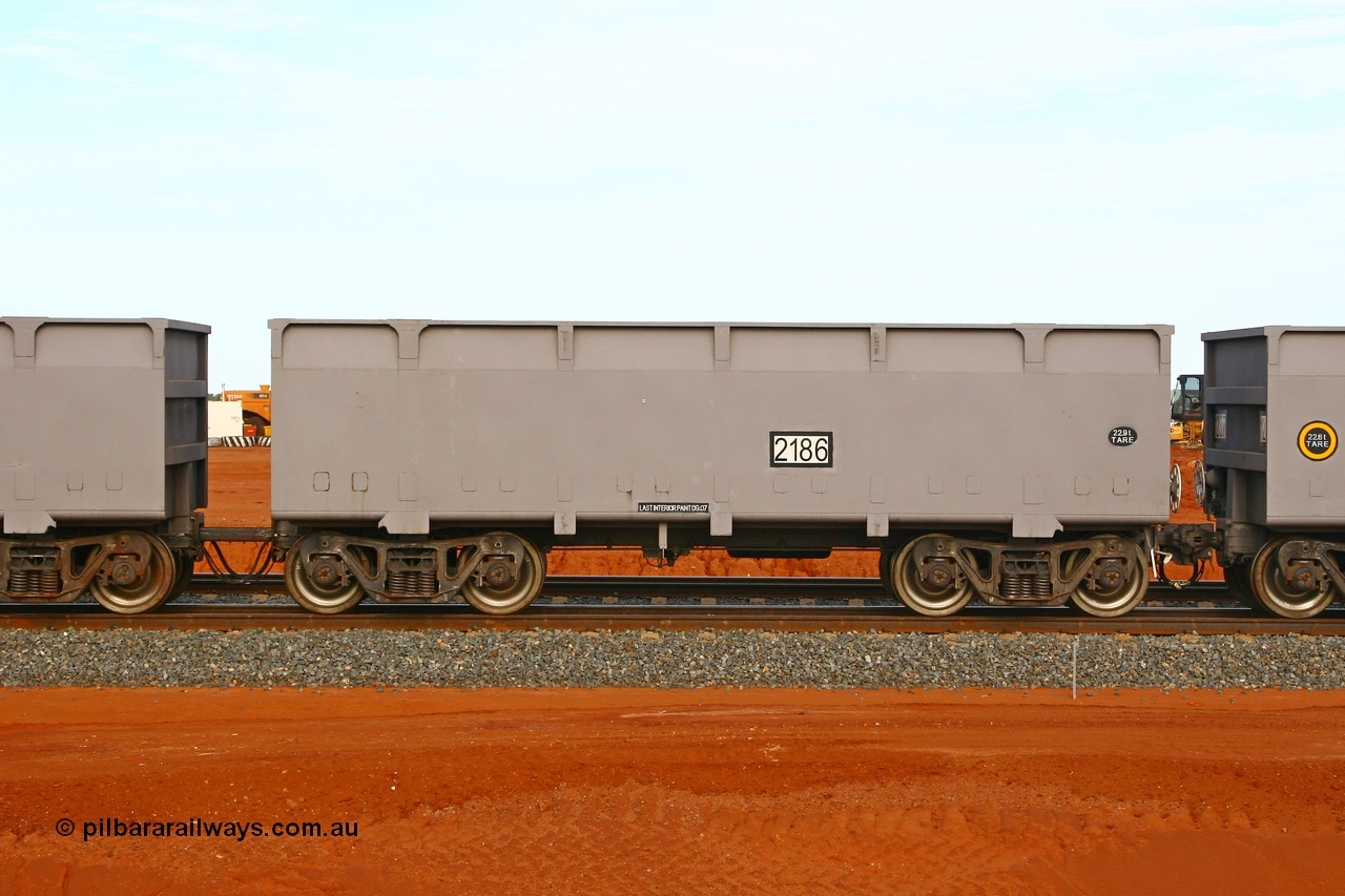 080304 2185
Thomas Yard, down the rail welding end, side view of control waggon 2186, built by China Southern or CSR at their Zhuzhou Rolling Stock Works in China in 2007. 4th March 2008.
Keywords: 2186;CSR-Zhuzhou-Rolling-Stock-Works-China;FMG-ore-waggon;